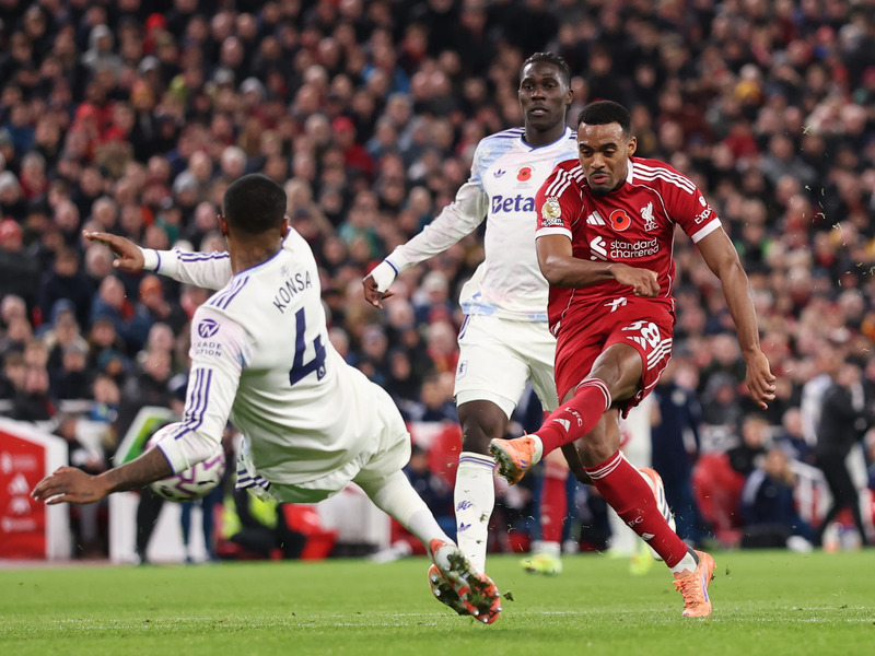 Aston Villa vs Liverpool - Tâm điểm vòng 37 Ngoại Hạng Anh
