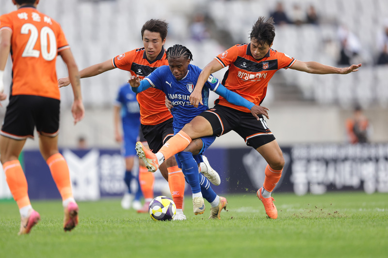 Hwaseong vs Suwon Bluewings - Đại chiến top đầu